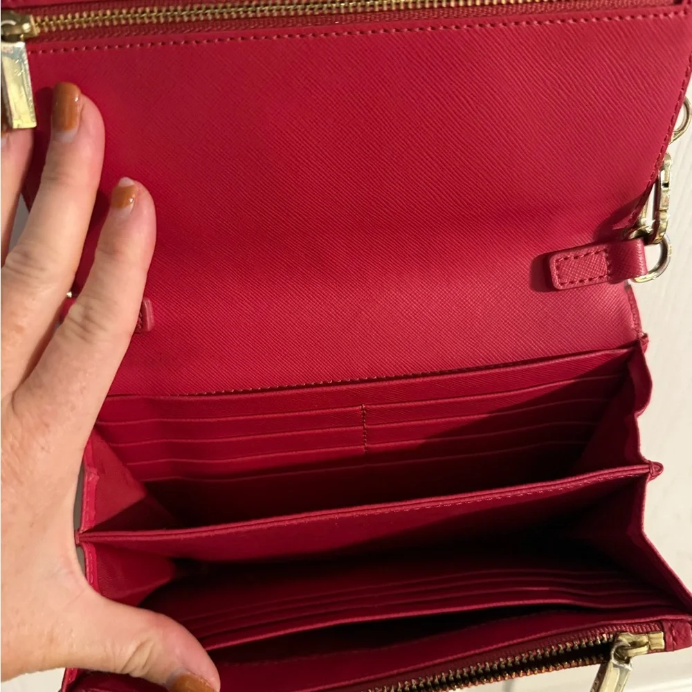 Tory‎ Burch Chelsea Crossbody Wallet on Chain – Magenta